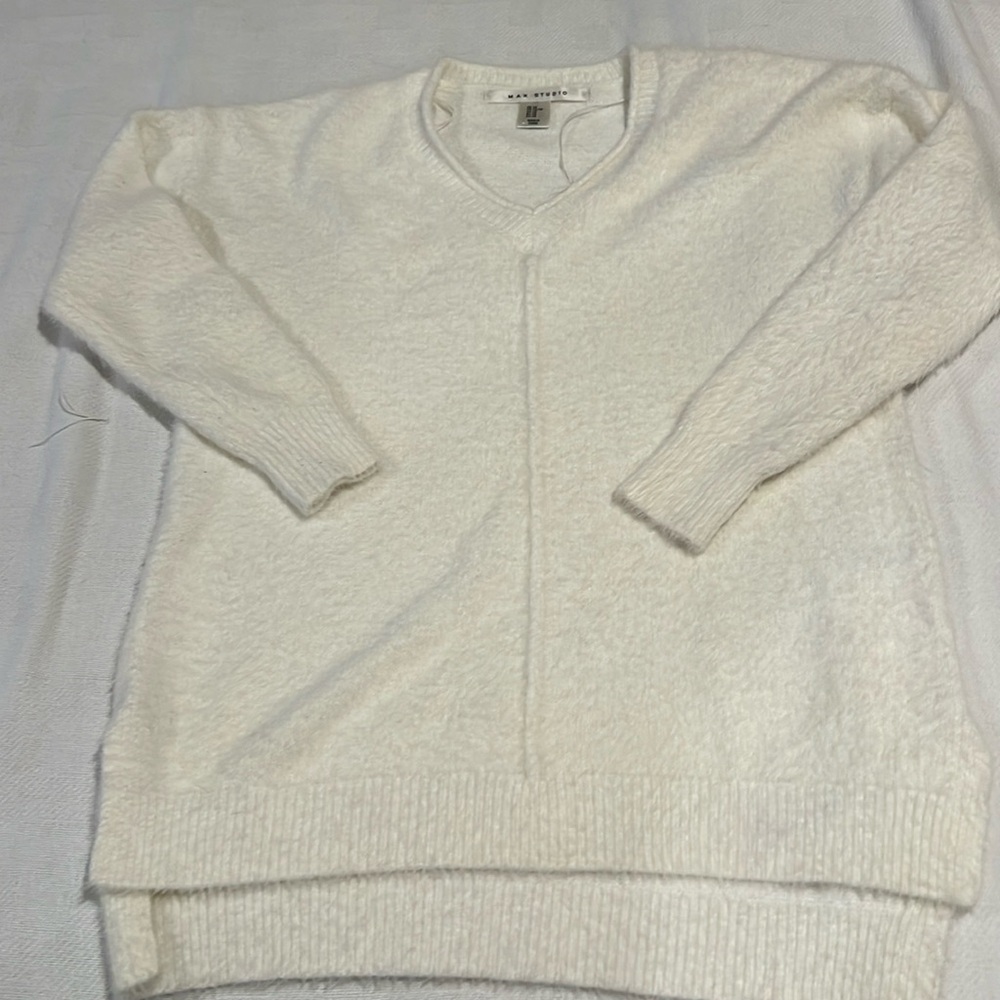 Max studio white soft sweater